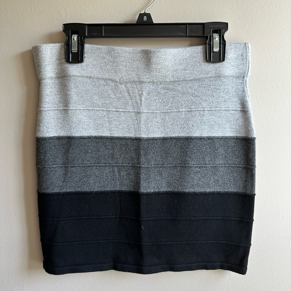 Forever 21 three toned stretchy mini skirt